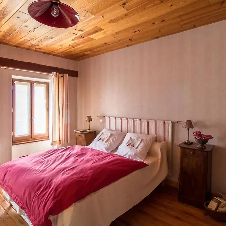 Aveze, 3 Pieces, 5 Personnes - Fr-1-630-203 Holiday home Aveze (Puy-de-Dome)