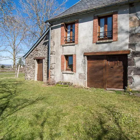 Aveze, 3 Pieces, 5 Personnes - Fr-1-630-203 Holiday home Aveze (Puy-de-Dome)